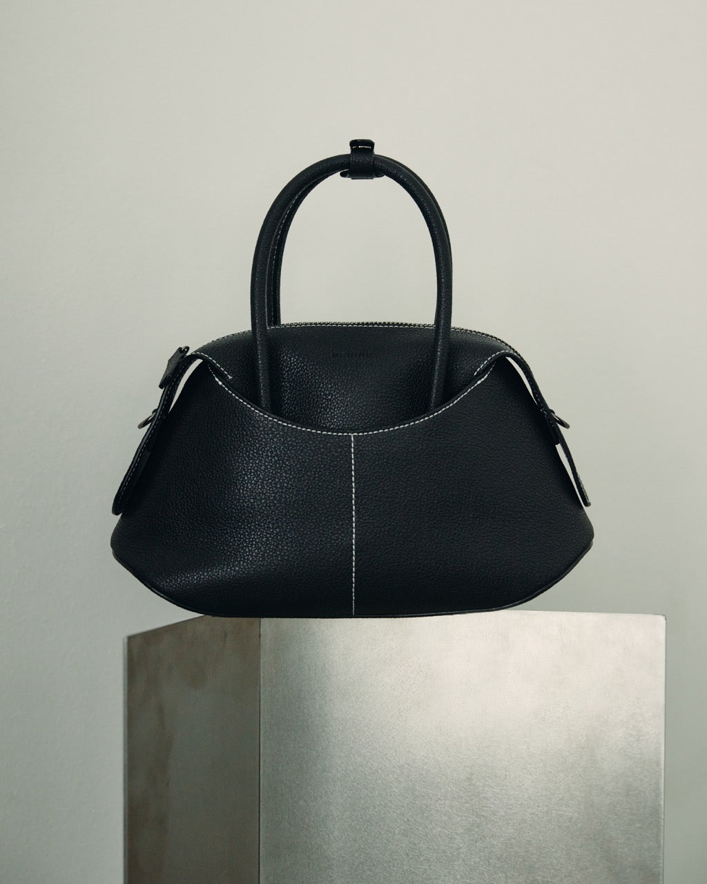 The Sova Bag Black