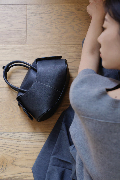 The Sova Bag Black