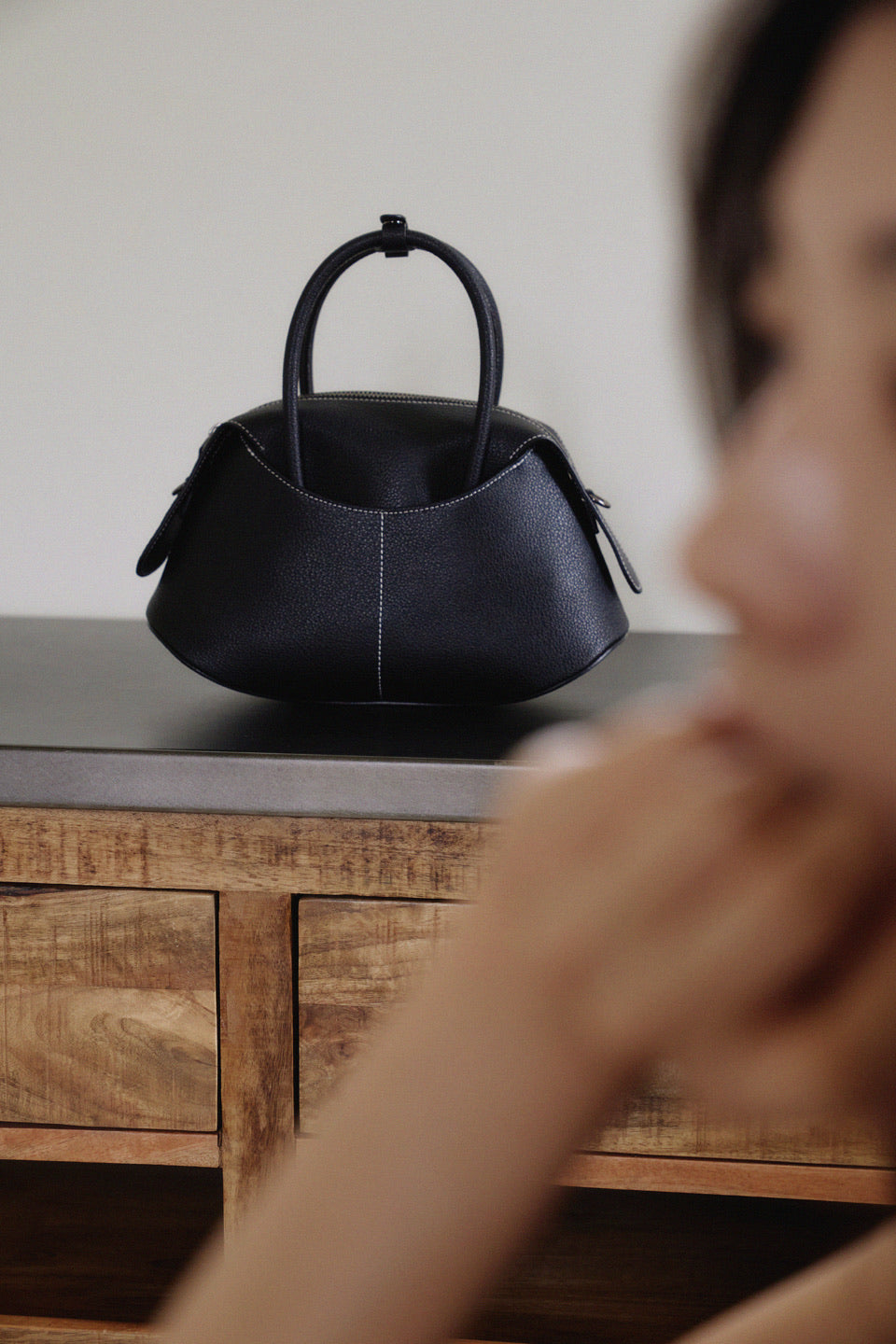 The Sova Bag Black